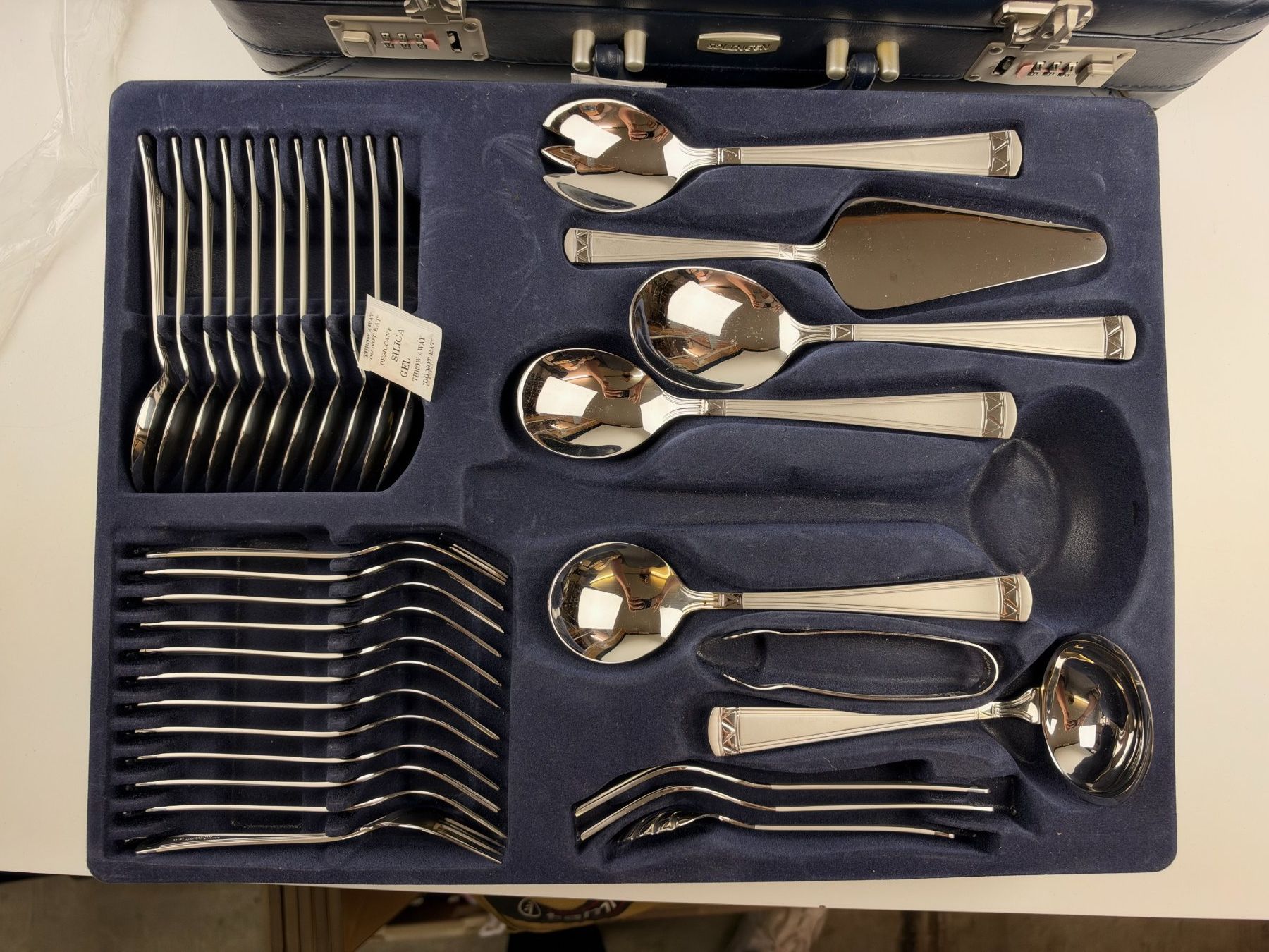 Solingen Bestecksets: Mayer Classics Solingen Besteckset 67 teilig – Gebraucht aus Basel von IRMAundFRED 1