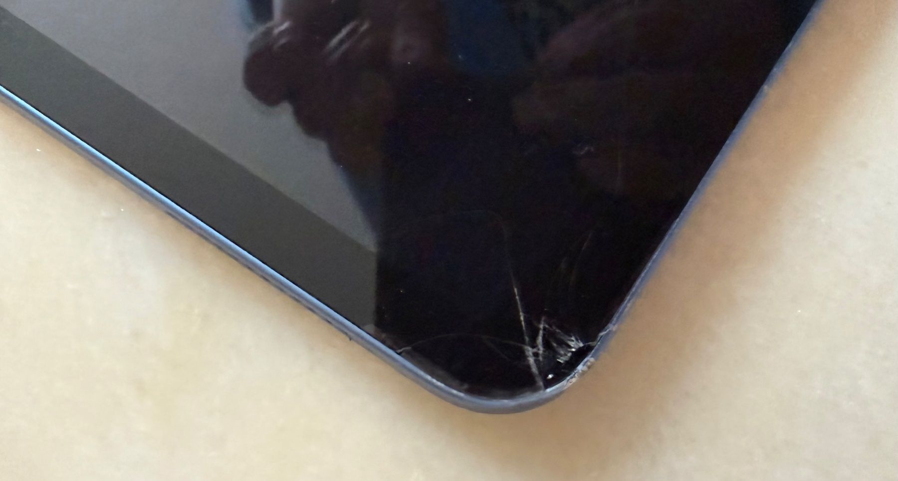 Apple Tablet PC: iPaid – Defekt aus Pfäffikon ZH von Margot1 2