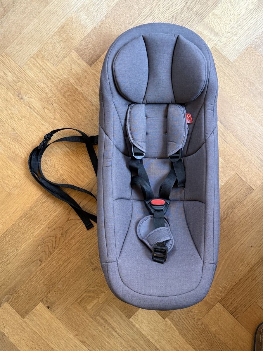Hamax Rimorchi: Hamax Baby-Einlage / Baby-Schale – Usato da Küsnacht ZH venduto da mmzurich 1