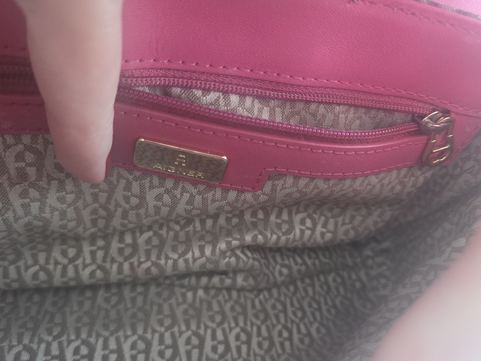 Aigner Taschen für Damen: Aigner Vintage Ledertasche – Gebraucht aus Forch von nbi_7srt 2