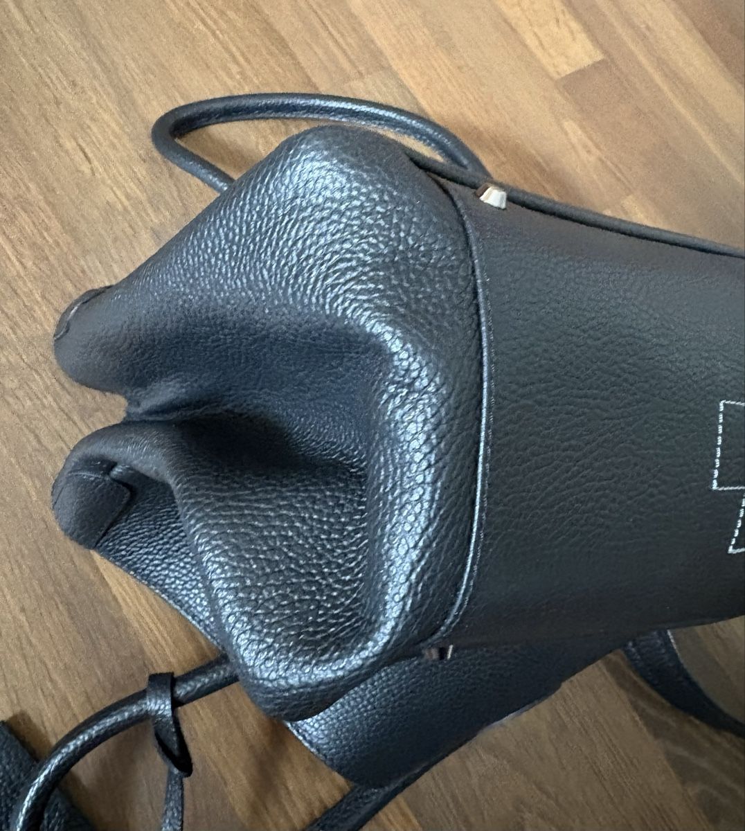 Taschen: Pack Easy Ledertasche Loris, schwarz mit Schultergurt – Gebraucht aus Baden von est_92cz 3