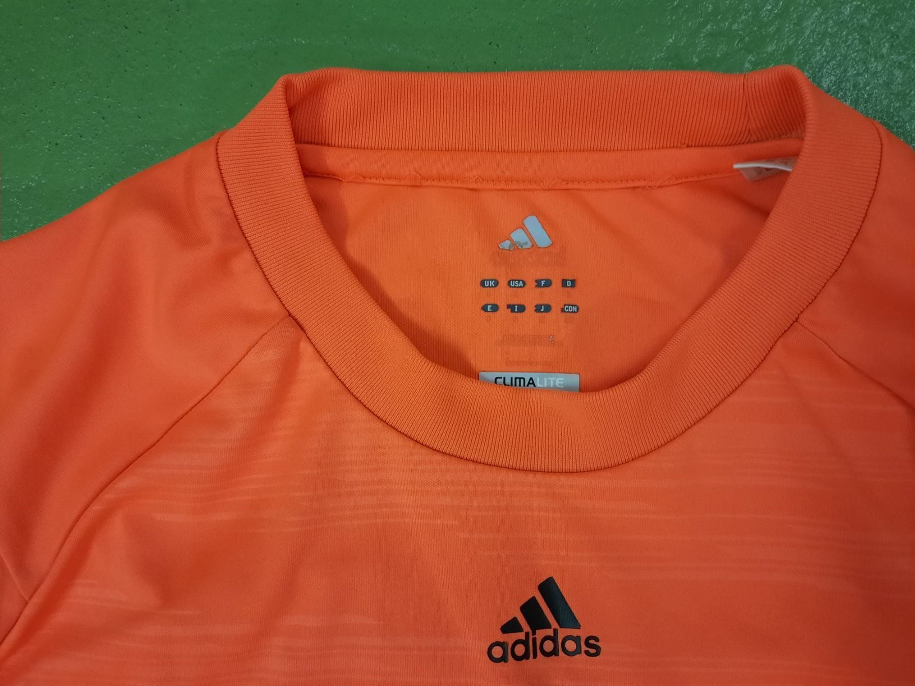Maillots de corps & Pantalons: Adidas Trikot – D'occasion à Niederglatt ZH par Bobsli 1