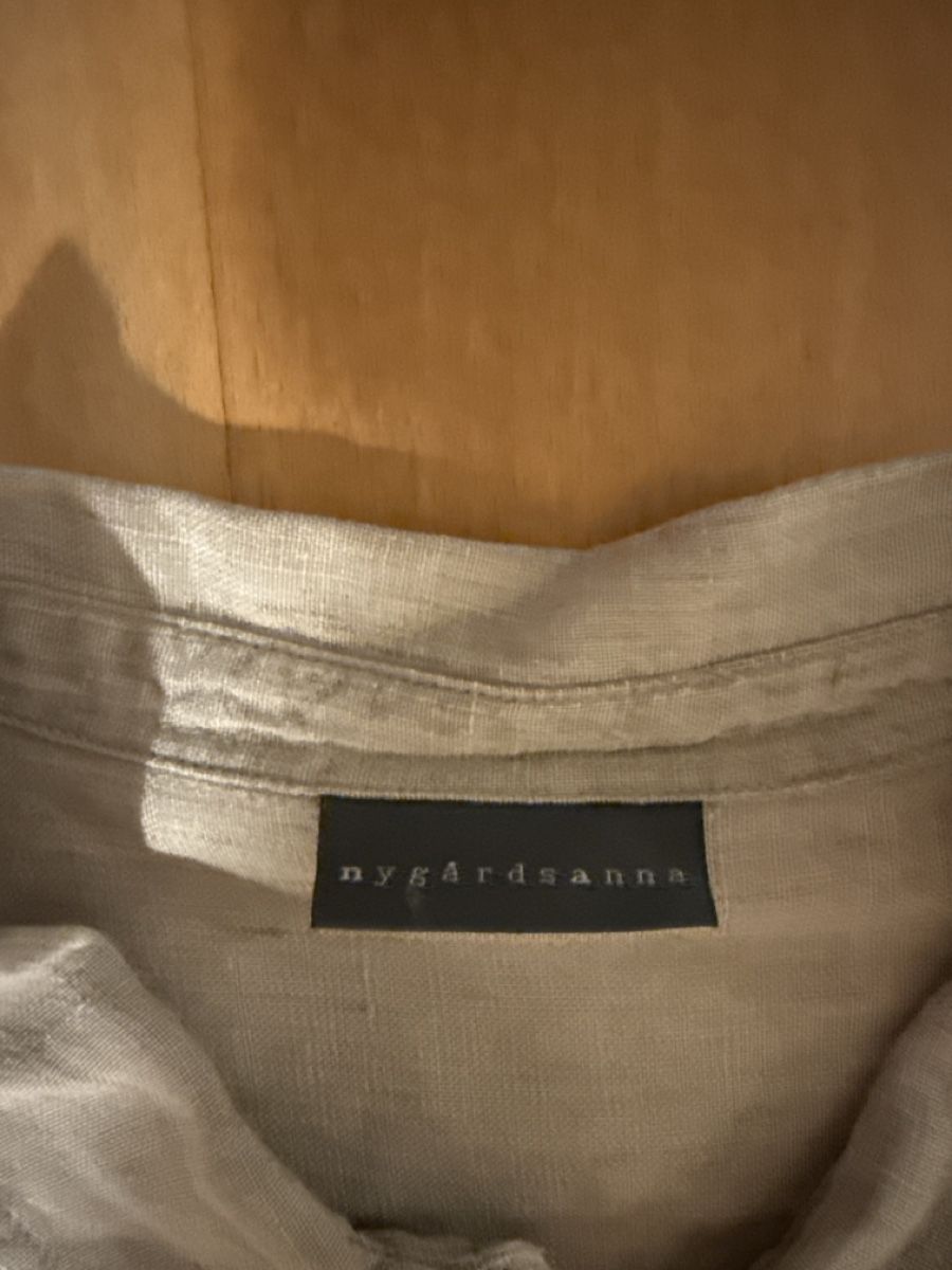 Nygårdsanna Camicie: Nygardsanna Leinenhemd xl – Usato da Oberrieden venduto da Allesundanderes 1