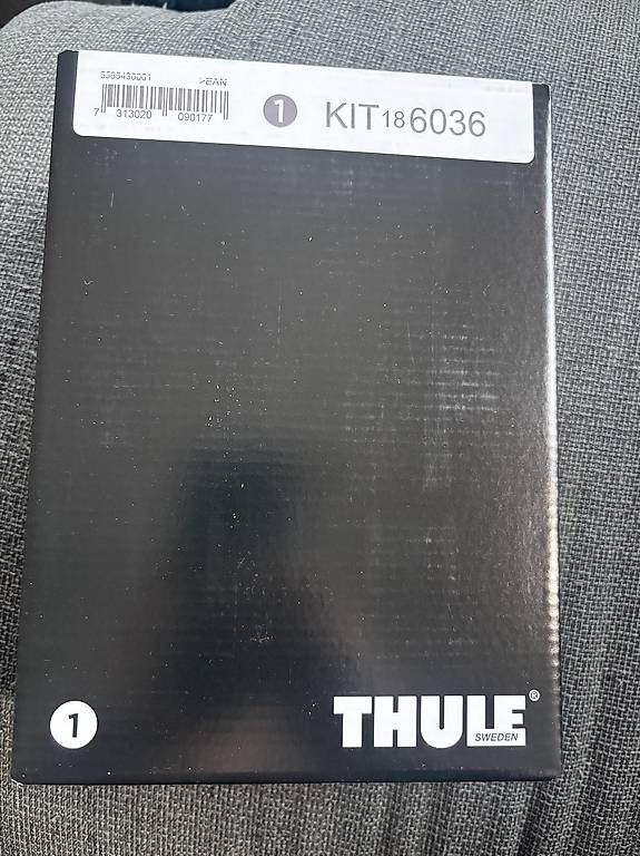 Thule Box da tetto: Dachbox Thule Kit / Kit per Box da tetto Thule – Nuovo e nell'imballaggio originale da Caslano venduto da mus_bqg5