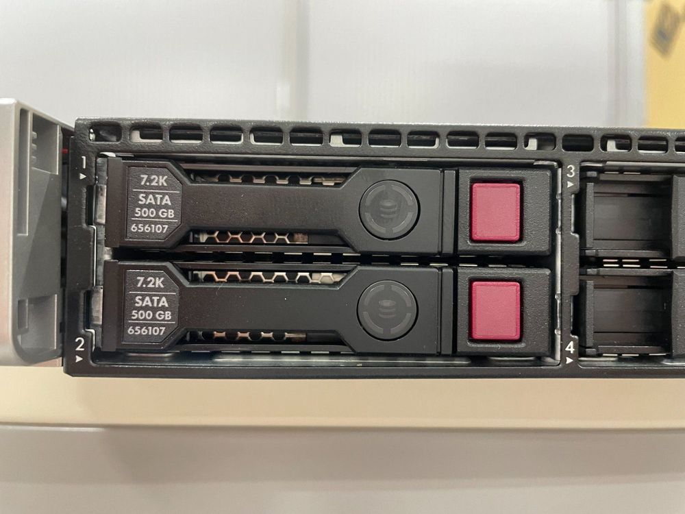 HP ProLiant DL360e Gen8 2x Xeon E5-2450L, 8 GB DDR3 RAM-a, 2 x 460 W P