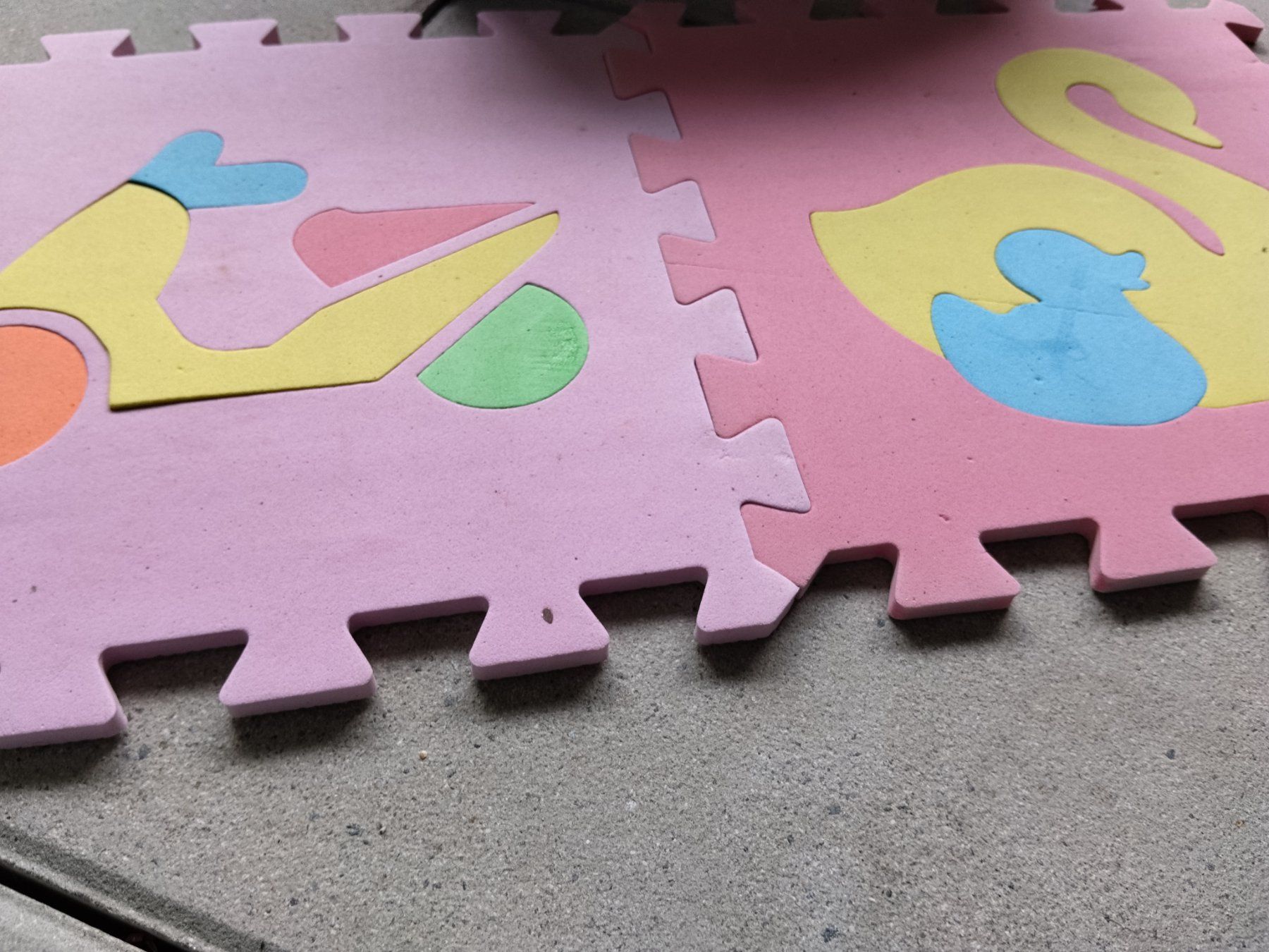 Rivestimenti per pavimenti: Bodenbeläge Puzzles 18 Stück – Usato da Muri AG venduto da Suiphi 2