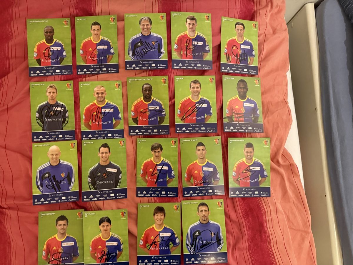 Autografi: FC Basel Autogrammkarten Sammlung Set signiert gebraucht – Usato da Rüschlikon venduto da Andi_2000