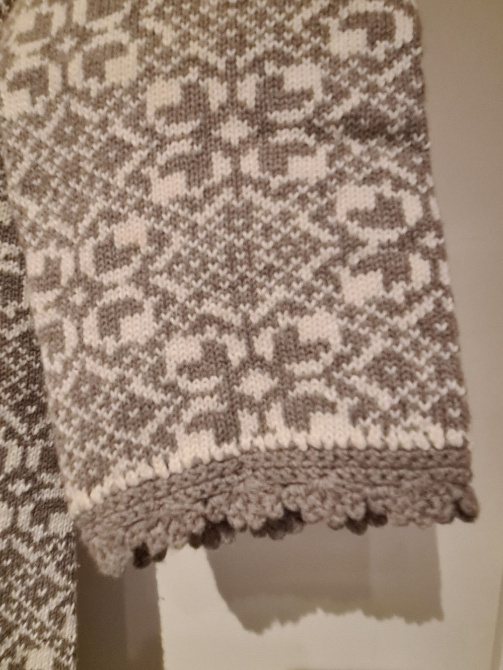 Odd Molly Cappotti: ODD MOLLY STRICKMANTEL TAUPE/BEIGE GR 2 – Usato da Adlikon venduto da jahr01 1