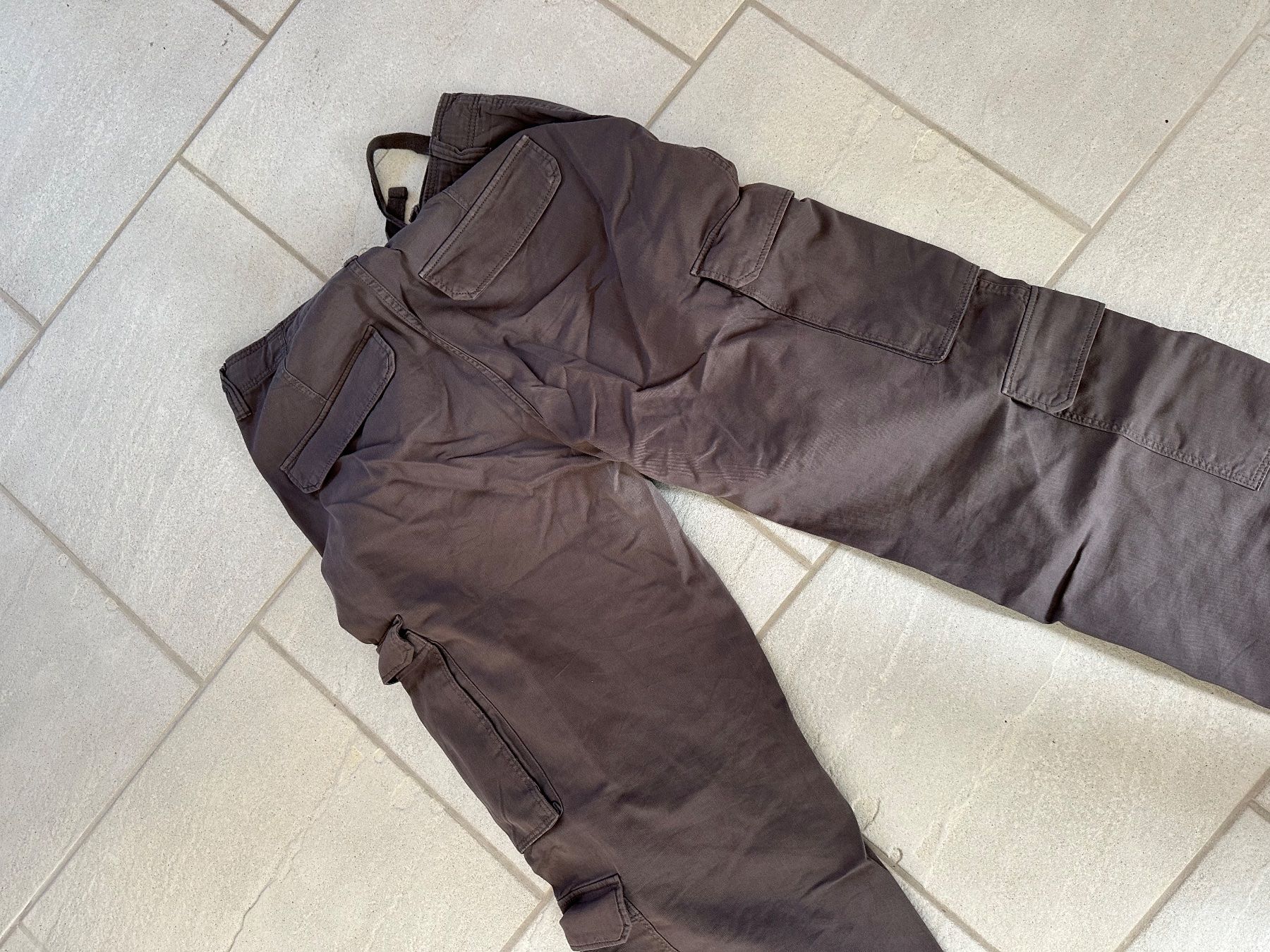 Bershka Pantaloni: Braune Cargo Hosen – Usato da Pfäffikon ZH venduto da bingo74 2