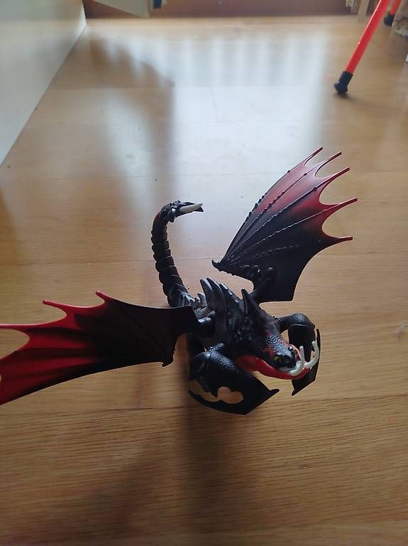 Giocattoli: 2 Drachen zu Verkaufen – Usato da Kriechenwil venduto da 2jossy 1