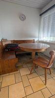 Eck-Bank mit Tisch und Stuhl