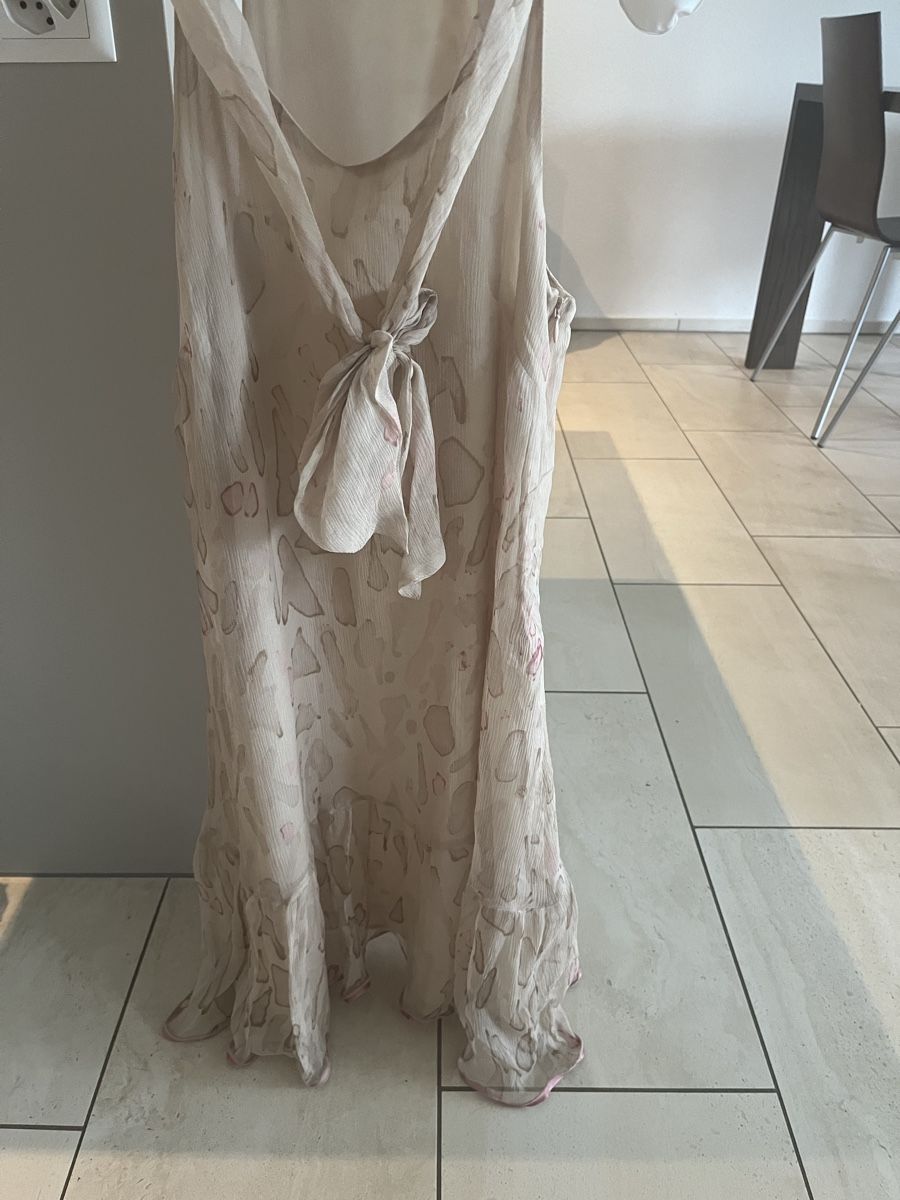 Guess Kleider: Guess by Marciano Sommerkleid – Neu (gemäss Beschreibung) aus Niederrohrdorf von liv_7gbr
