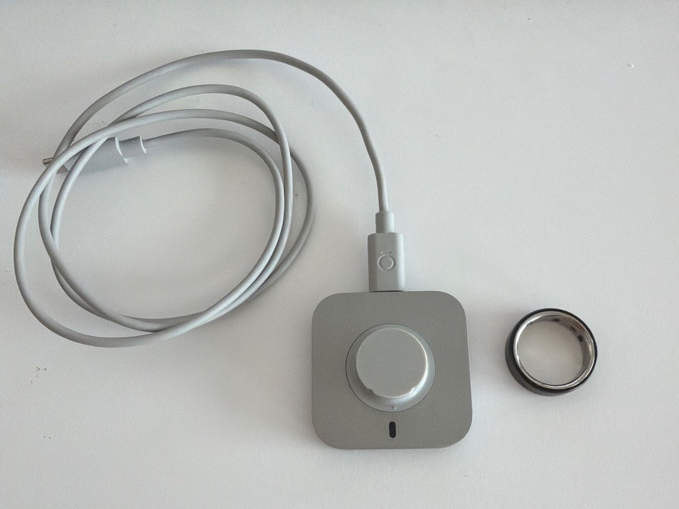 Anelli: Oura Ring 4 Stealth Grösse 13 mit Ladestation – Usato da Zürich venduto da DaveS2311
