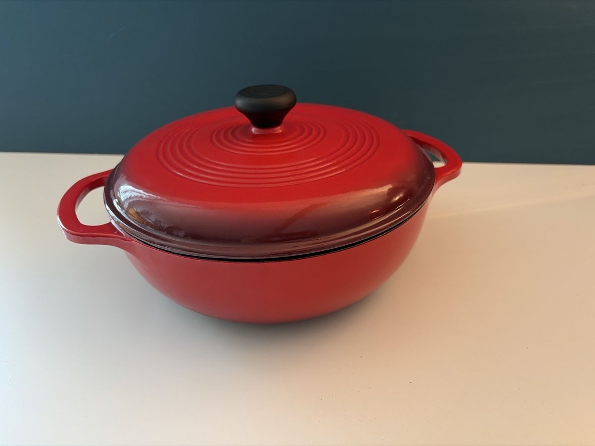 Pyrex Pentole: Pyrex Gusseisen Bräter Rot 24cm NEUWERTIG – Usato da Winterthur venduto da silen