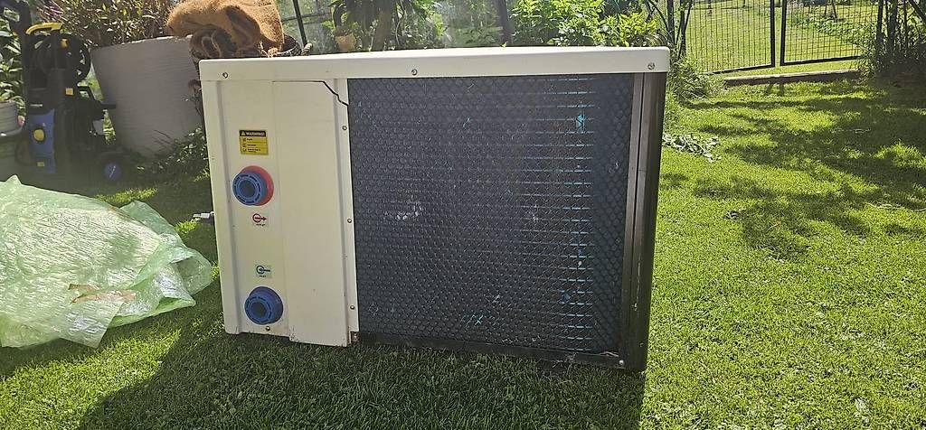 Radiatori: Pompe à chaleur pour chauffage- refroidissement piscine – Usato da La Sagne VD venduto da Michel1450