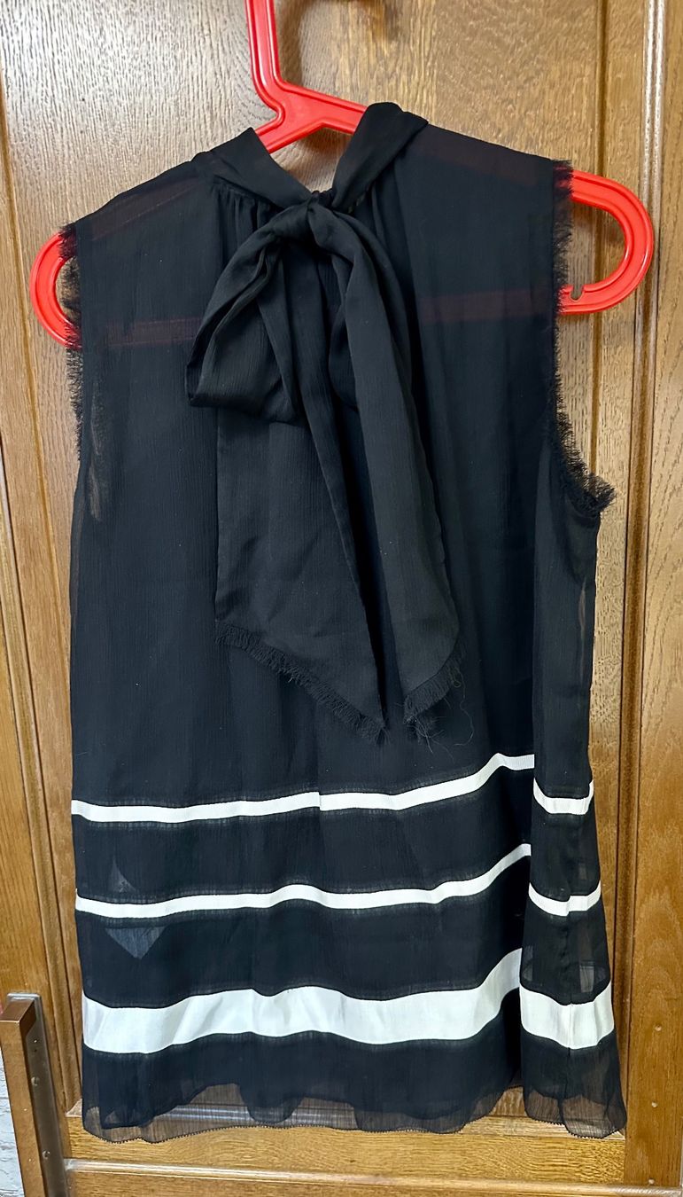 Marc Cain Camicette: MARC CAIN - Ärmellose luxuriöse Bluse / N2 – Nuovo e nell'imballaggio originale da Spreitenbach venduto da Jessy8 1