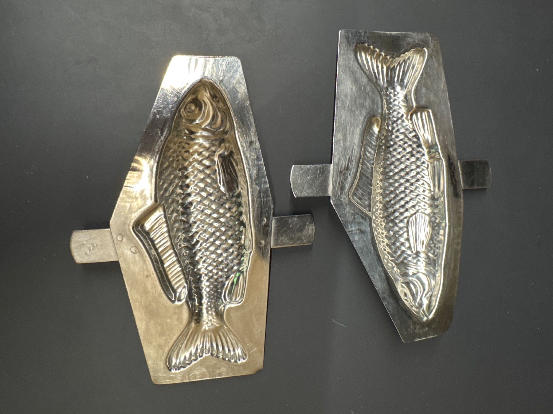 Teglie da forno: Moule chocolat schokoladenform poisson 16cm – Usato da Lajoux JU venduto da Briard0 1