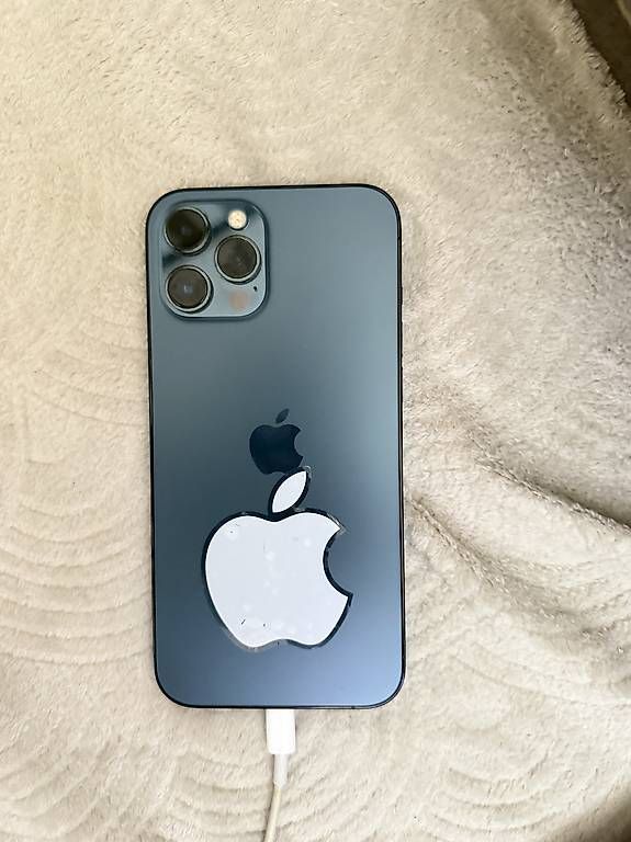 Apple Portables: iPhone 12 pro max – D'occasion à Genéve par 9atoussa 3