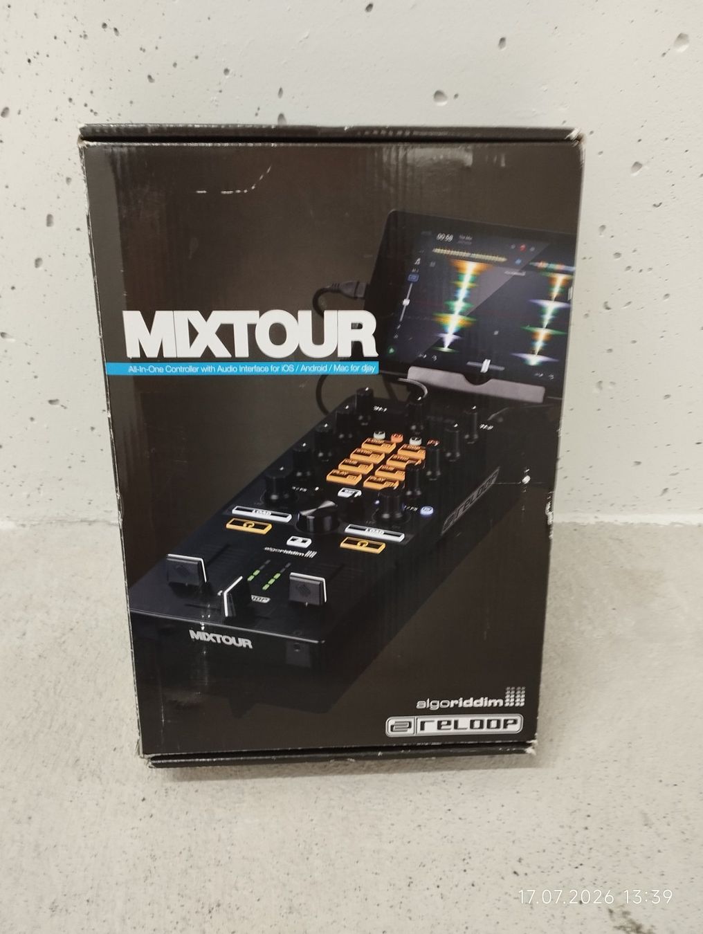 Reloop Mischpulte: Reloop MixTour DJ Controller mit Audio Interface – Neu (gemäss Beschreibung) aus Hedingen von Maurice_Green