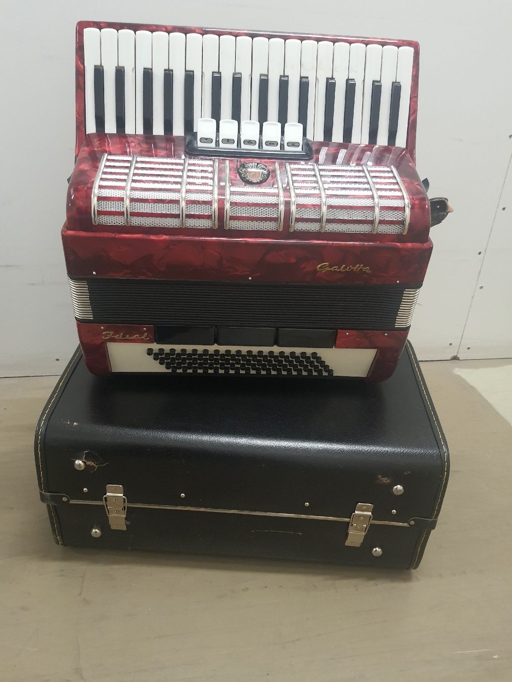 Musikinstrumente: accordéon à piano Galotta – Gebraucht aus Pont-de-la-Morge von Mirabelle0 3
