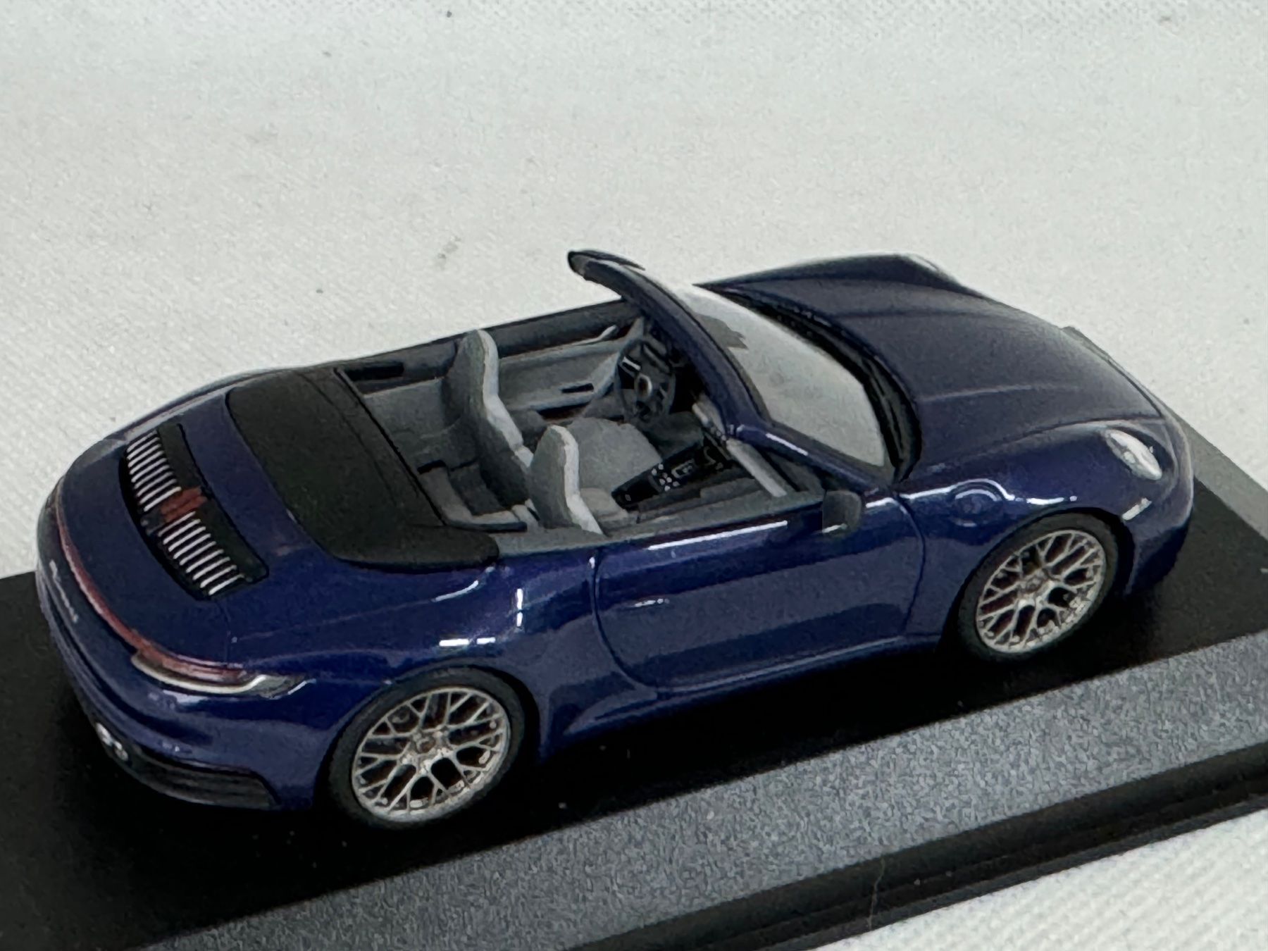 Porsche Modellini d'auto: PORSCHE Carrera 911 992 4S 1:43 – Nuovo e nell'imballaggio originale da Luzern venduto da aa43modelcars-Luzern 3