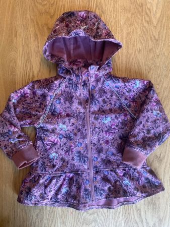 Softshell Jacke von NameitBlumenmuster Gr. 104 Top Zustand!