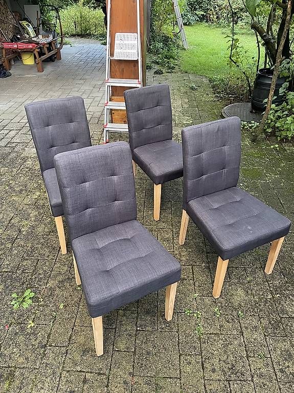 Stühle: 4 Esszimmerstühle – Gebraucht aus Rüti ZH von giggi.ganz