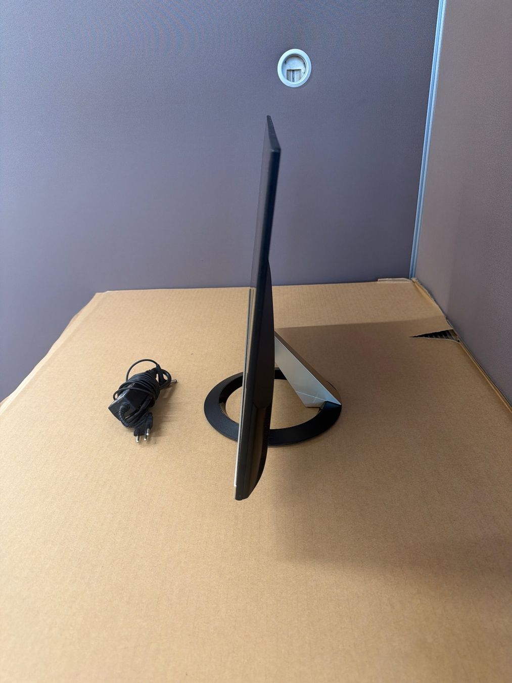 Asus Monitore: ASUS VZ249Q 23.8" Monitor – Gebraucht aus Dietlikon von ComdatAG 3