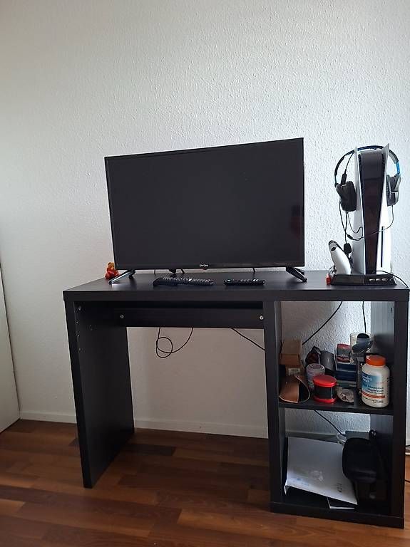 Schreibtische: Desk – Gebraucht aus Zürich von car_sbh5