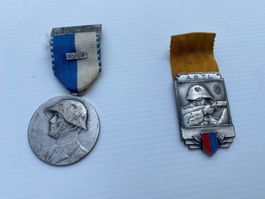 2 Stück alte Militärmedaillen