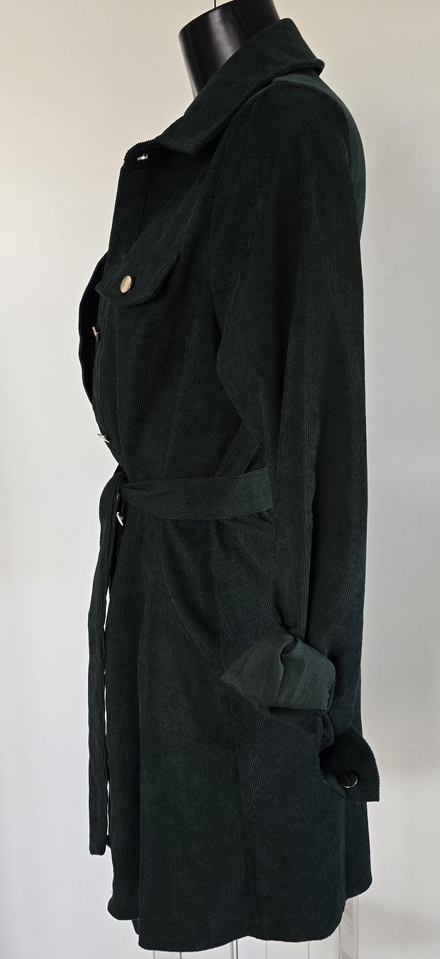 Vestiti: Tannengrünes Cord-Kleid NEU  – Nuovo e nell'imballaggio originale da Widnau venduto da Schurlibua 2