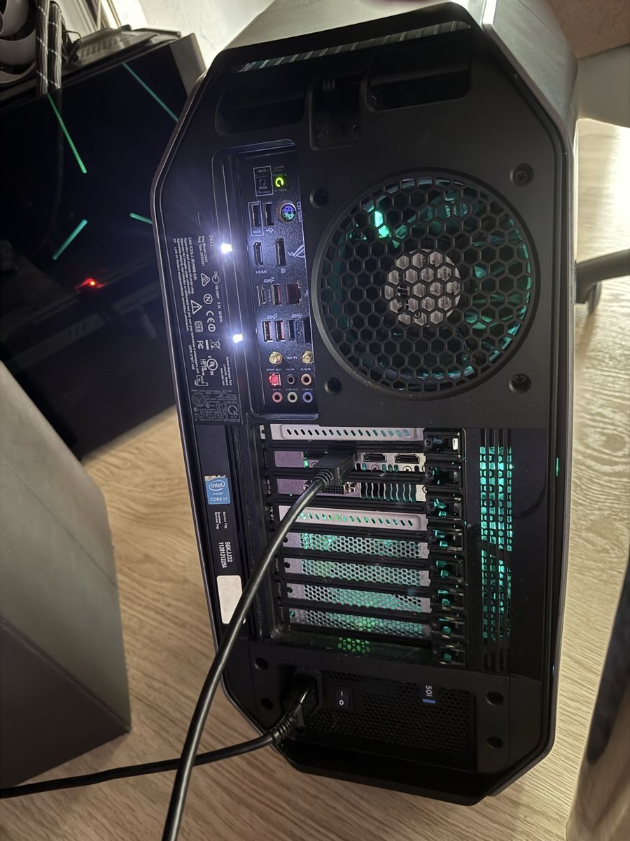 Alienware PCs: Custom Alienware Area 51 I9 – Gebraucht aus Uznach von pet_rn9v 4