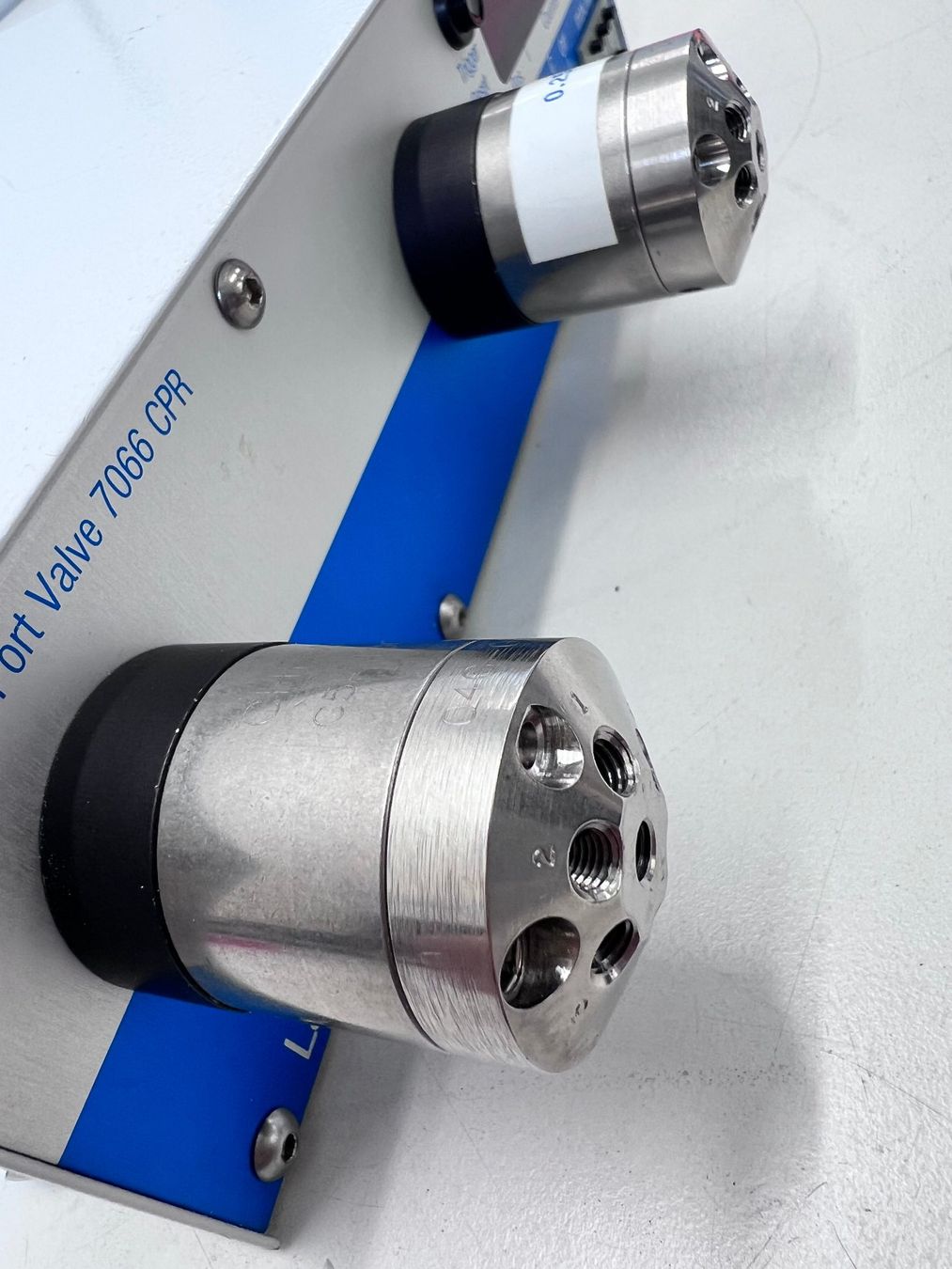 Accessori da laboratorio: E.A. 6 Port Valve 7066 CPR – Usato da Niederdorf venduto da LeptonAG_Labor 2