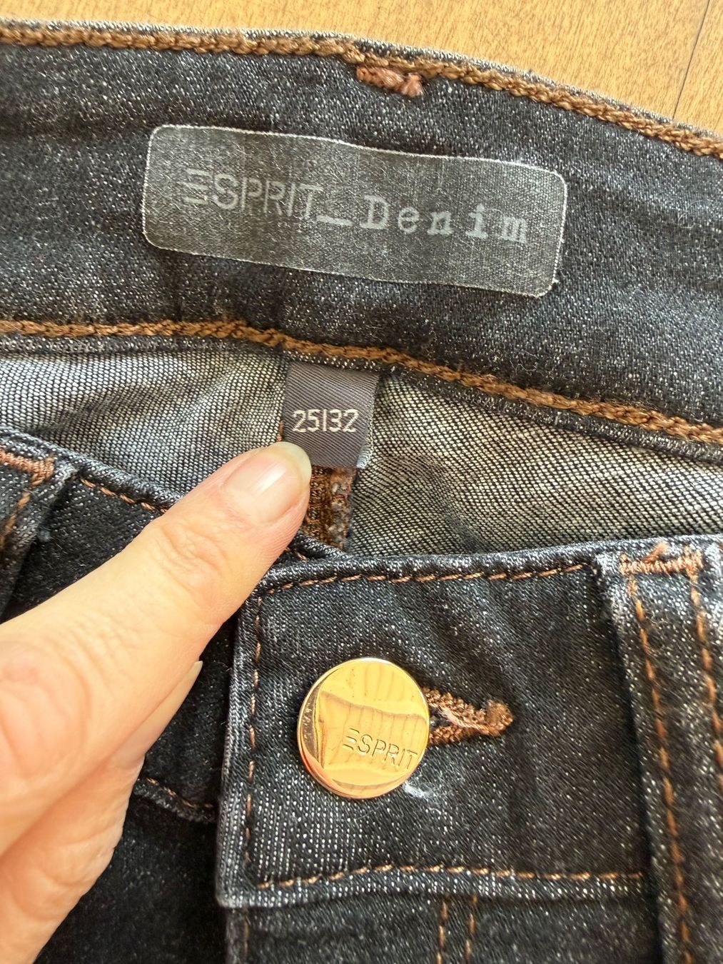 Esprit Jeans: ESPRIT - schwarze Jeans (Gr. 25/32) – Usato da Meilen venduto da kleisi01 4