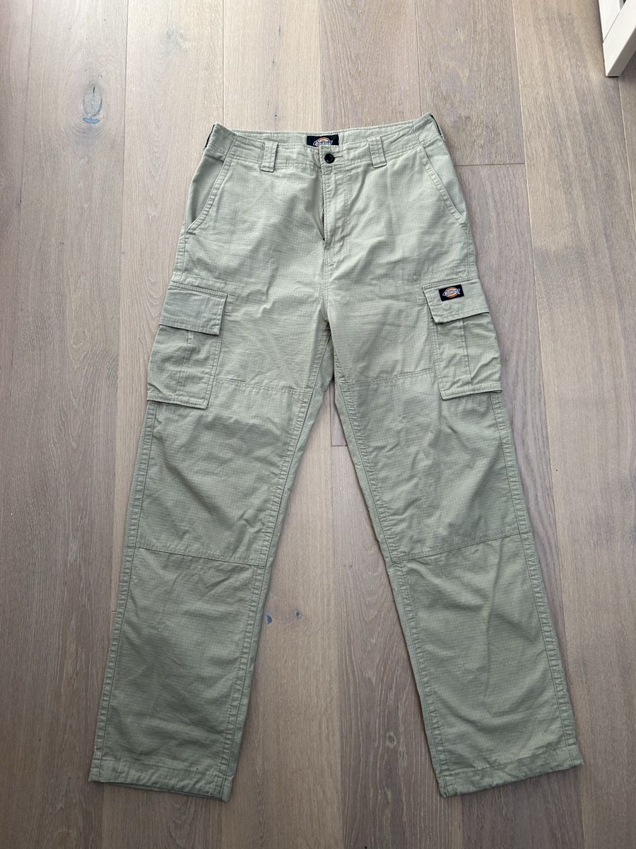 Dickies Pantaloni: Cargohose von Dickies in beige – Usato da Schlosswil venduto da dagtz10 1