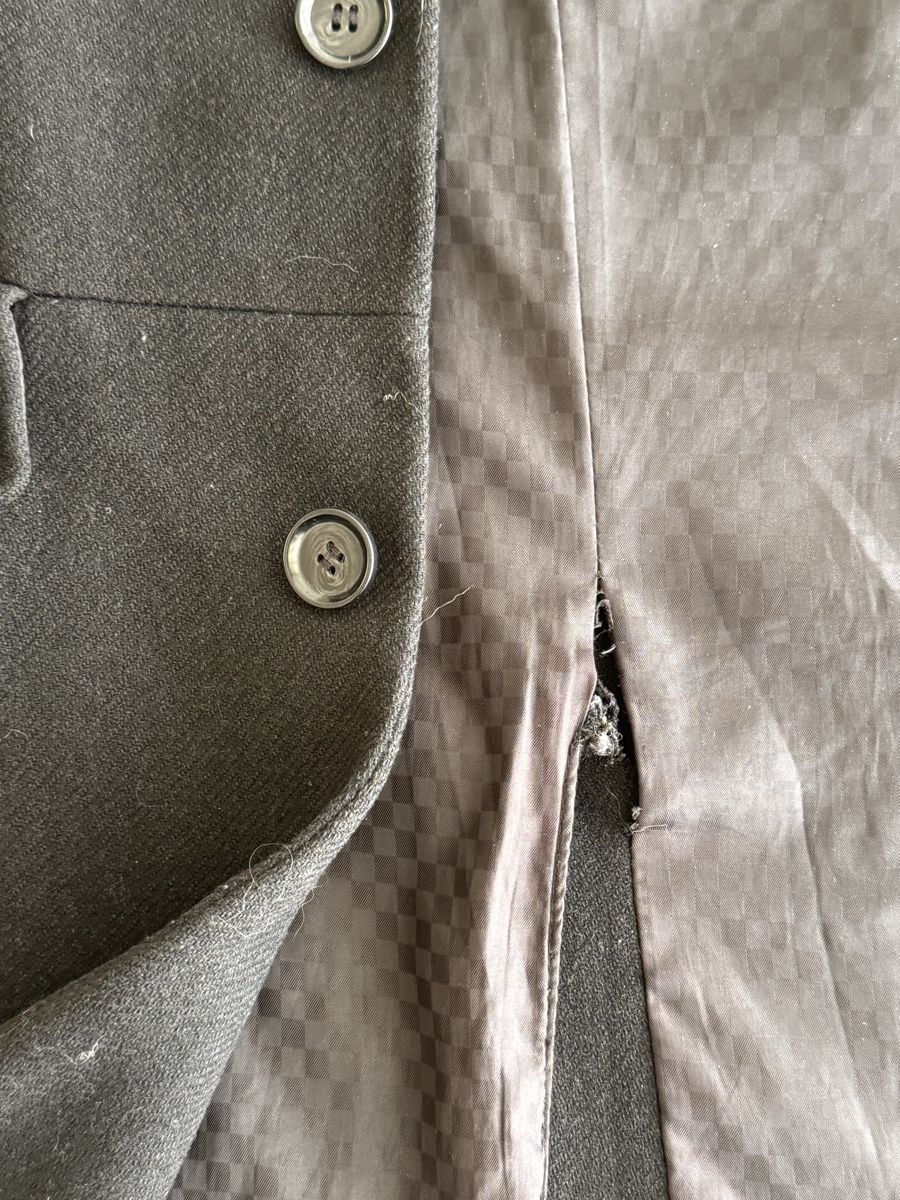 Cappotti: Schwarzer Mantel, elegant, Grösse 48 – Usato da Brunegg venduto da antihero86 4