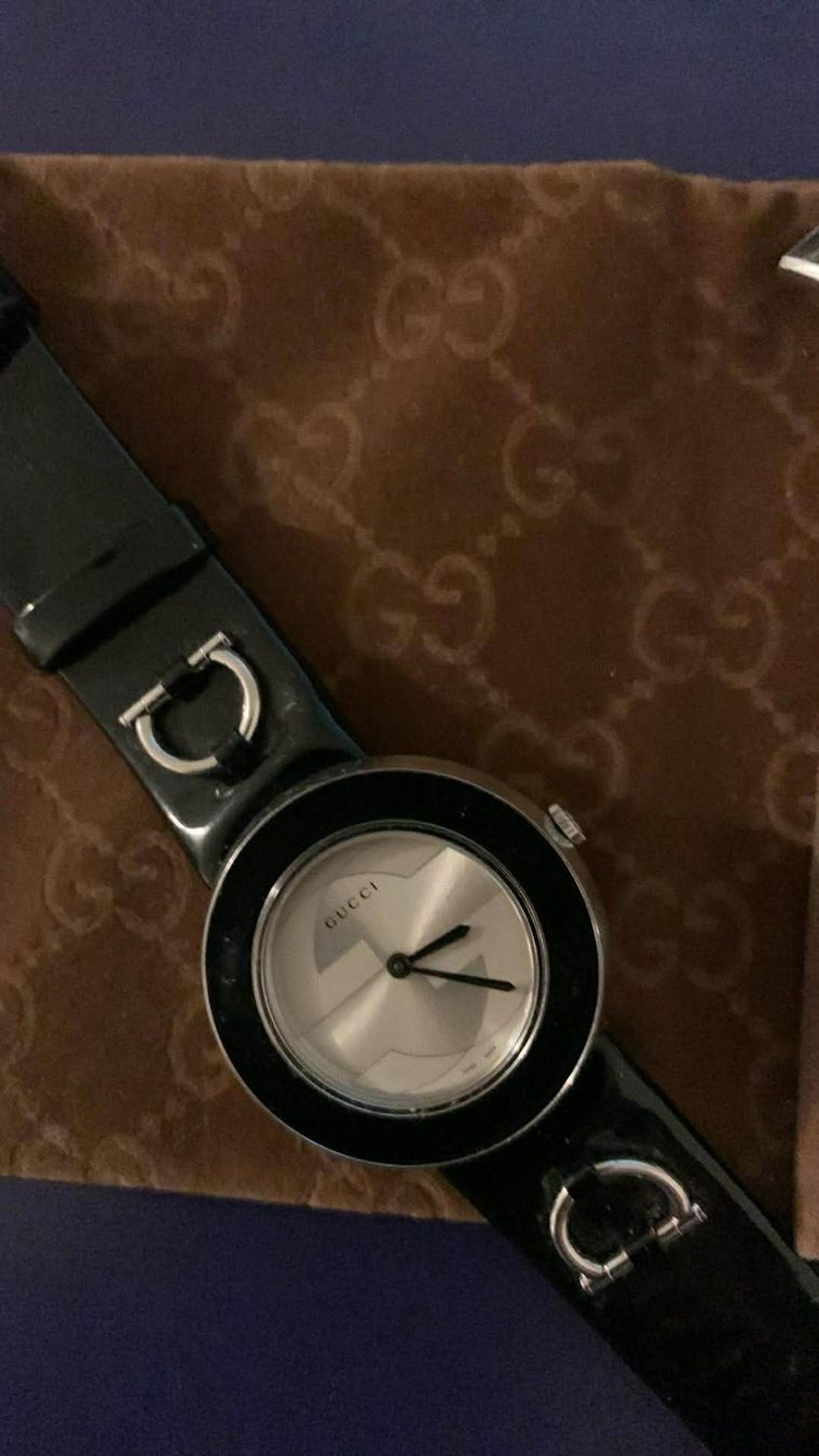 Gucci Orologi: GUCCI Uhr  2 Stuck Leder – Usato da Bern venduto da waves0 1