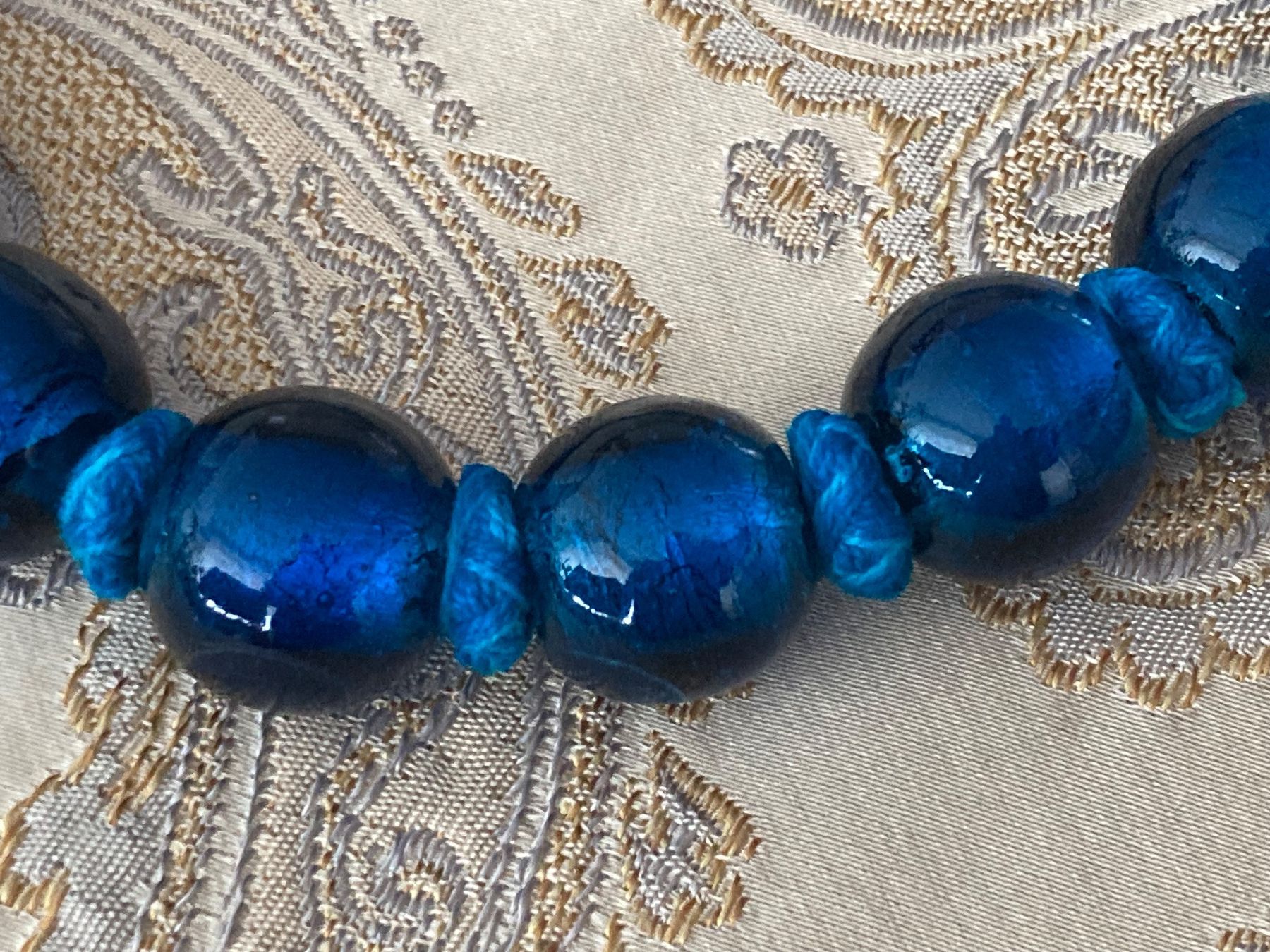 Catenine: Collier vintage en verre Cobalt – Usato da Marly venduto da Antigona71 3