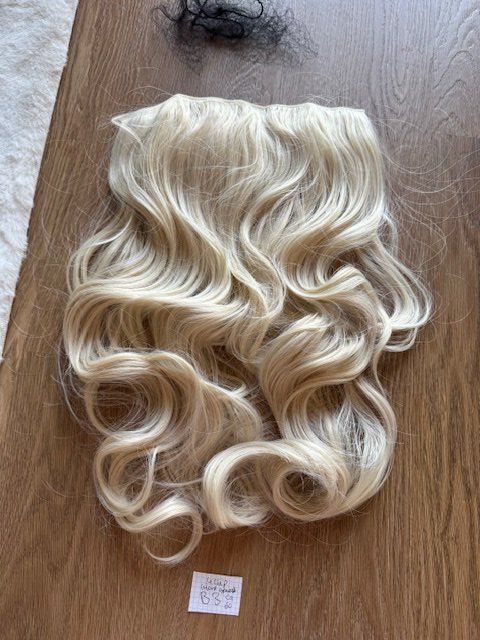 Parrucche: Kunstextextensions blond ca 60 cm 4 clip – Nuovo e nell'imballaggio originale da Opfikon venduto da onlineschweiz