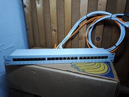 16-Port Cat.6 Geschirmtes Patch Panel, Hellgrau