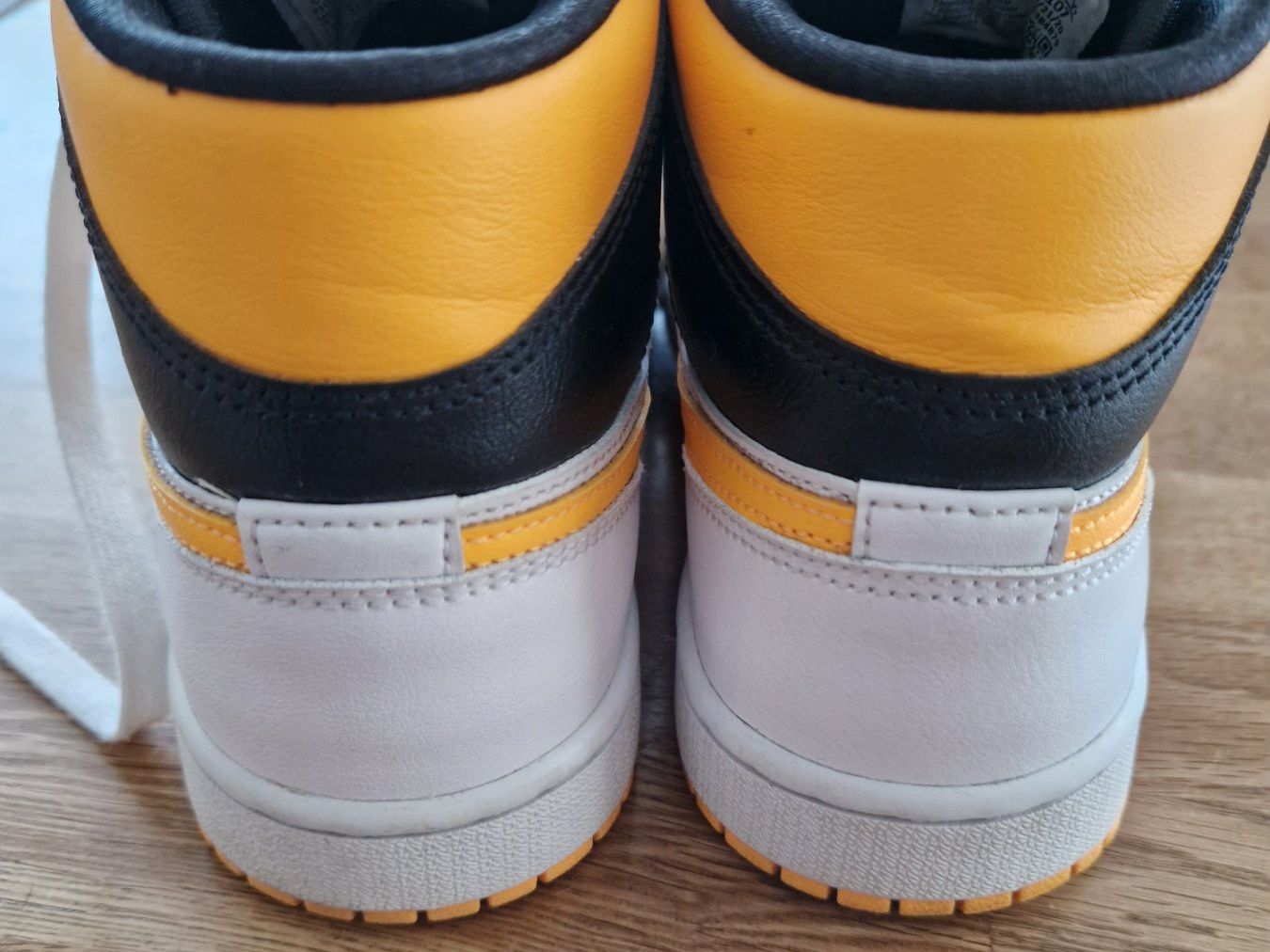 Jordan Scarpe da donna: Air Jordan 1 Mid Women – Usato da Kerns venduto da artisamantes 3