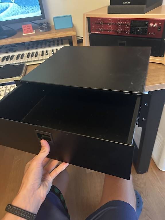 Autres accessoires: Cassetto rack 2U – D'occasion à Bellinzona par Yoichi