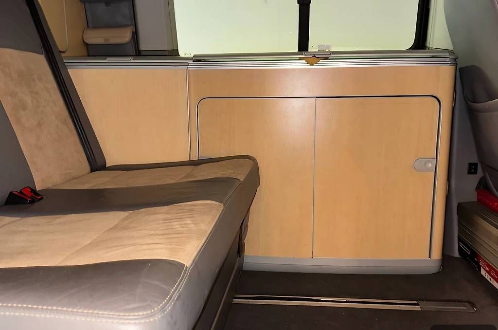 VW Veicoli da campeggio: VW Bus California T5, 4Motion – Usato da Weggis venduto da Mercedes_09 2