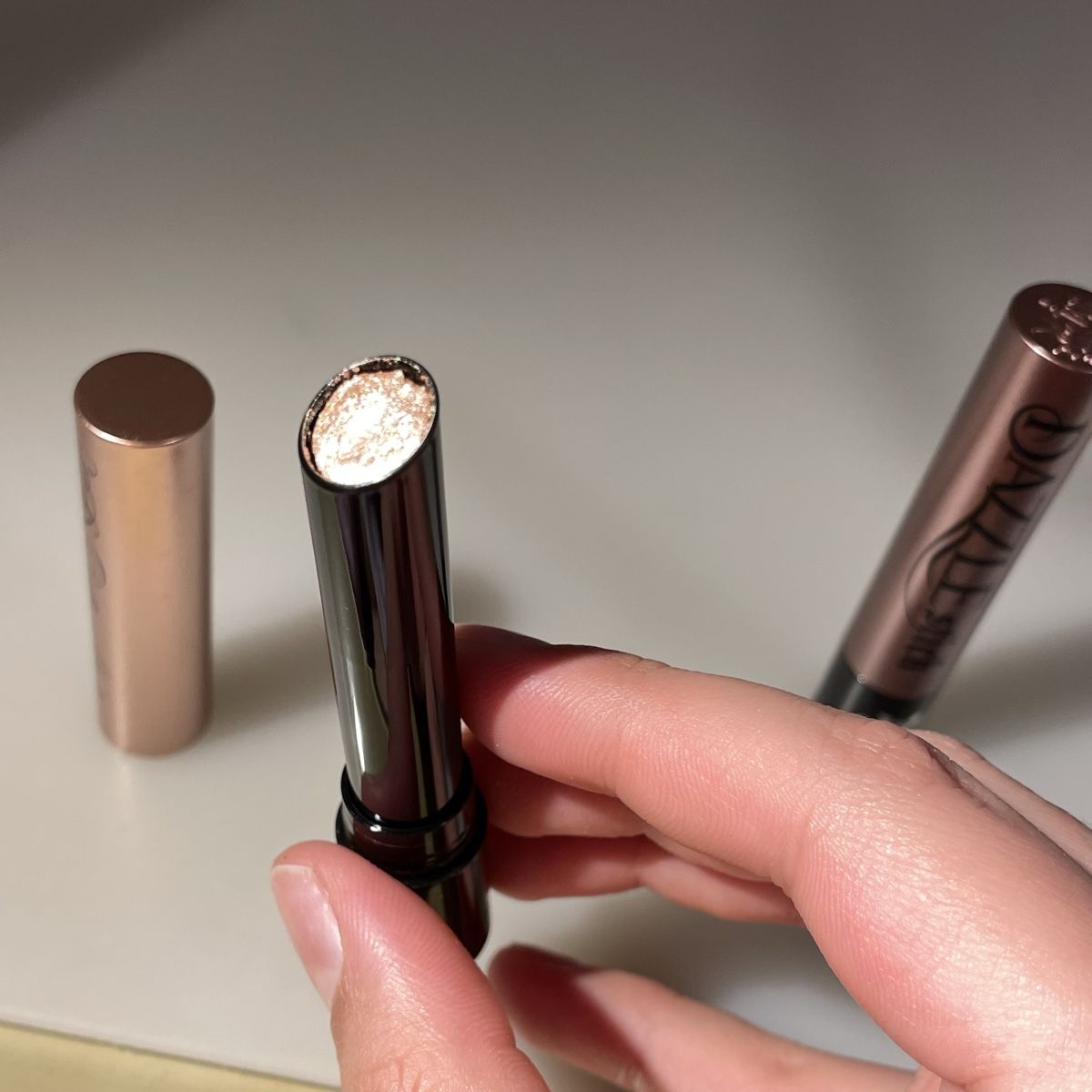 Make-up: KVD Beauty Dazzle Stick 2stk – Nuovo (secondo la descrizione) da Bellach venduto da Dreamer2501 3