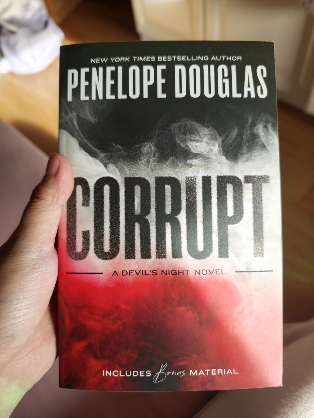 Libri: Corrupt by Penelope Douglas – Usato da Grandvaux venduto da Freezemoon