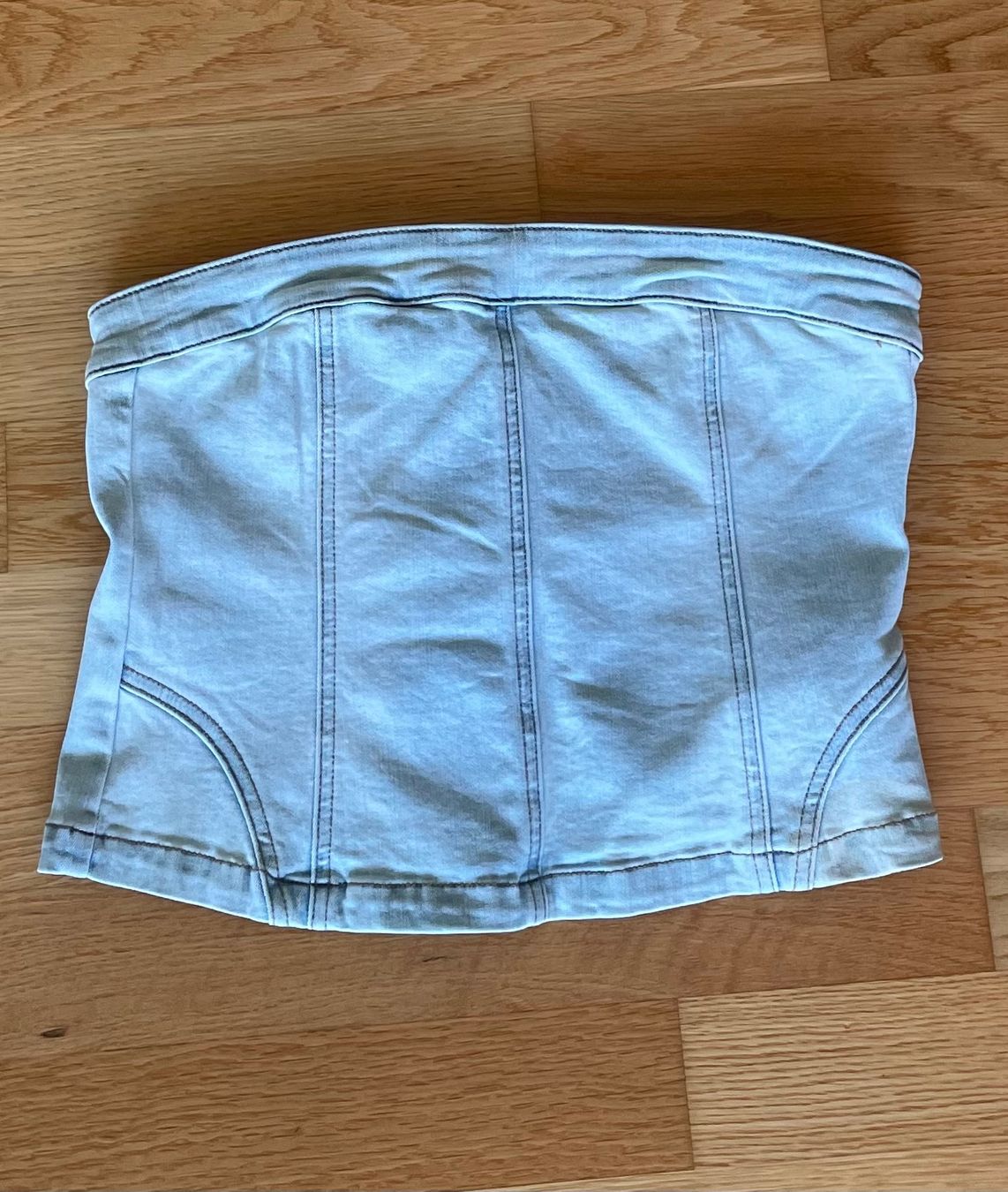 Tops: Jeans-Top AKIRA aus Miami – Gebraucht aus Richterswil von IrynaL