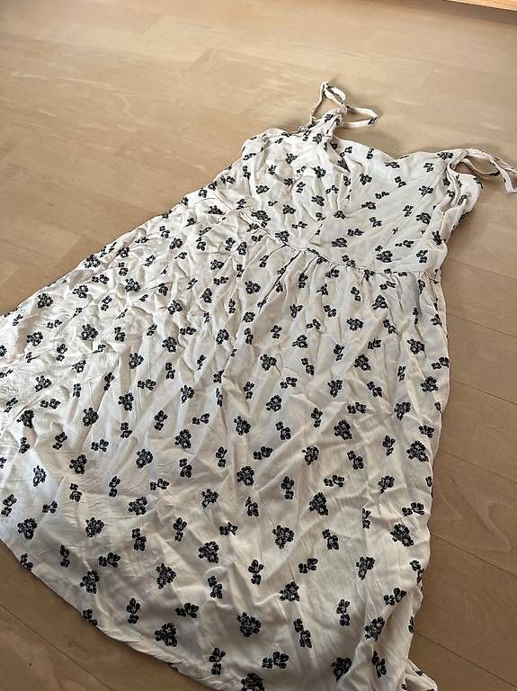 Vestiti: Beiges Sommerkleid mit Blumenmuster – Usato da Luzern venduto da nad_2my8 1