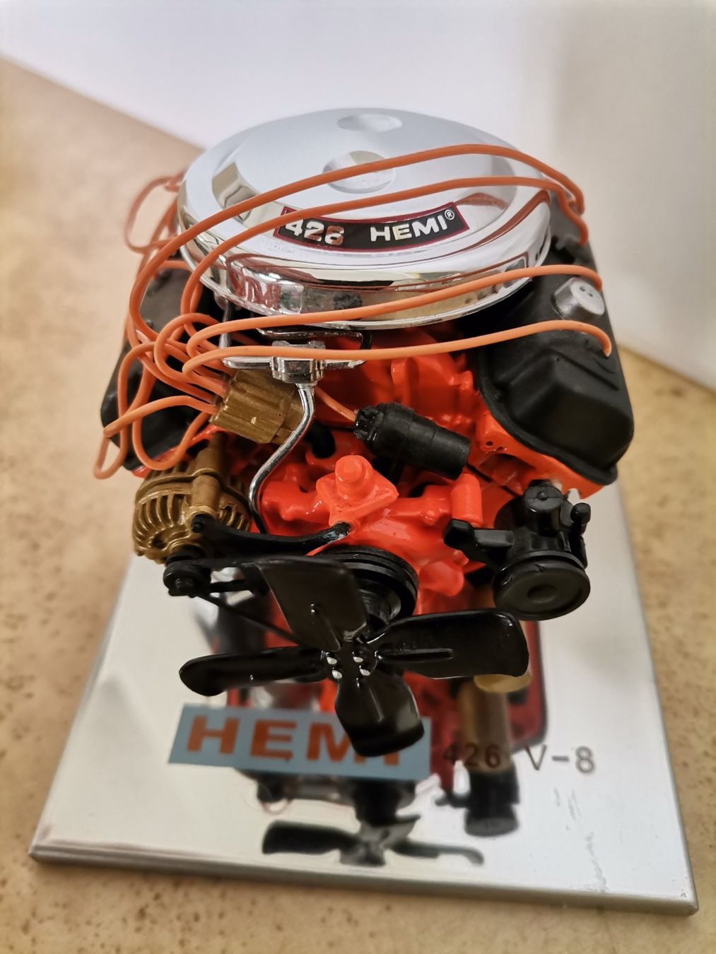 Chrysler Motori: Chrysler 426 V8 Hemi Motor 1:12 – Nuovo (secondo la descrizione) da Oftringen venduto da Esthiboy 6