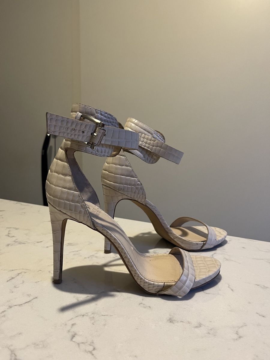 Scarpe da donna: Vince Camuto Beige Heels, size 8.5 US – Usato da Mies venduto da nic_yk5d 9