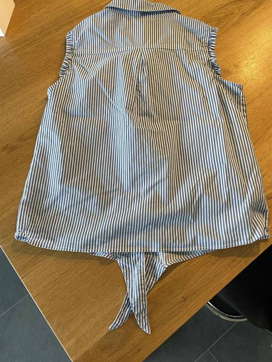 H&M Blouses, T-shirts & Tops: Ärmellose Bluse Mädchen – D'occasion à Balgach par sei_s6d7 1